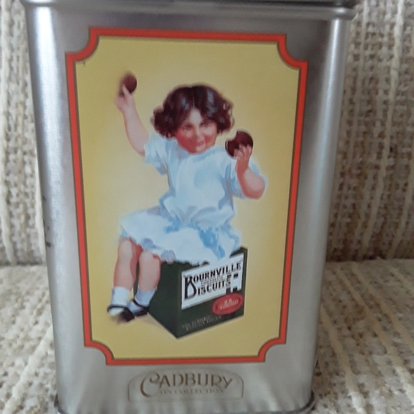 Vintage Cadbury chocolate biscuit tin - Picture 2 of 7